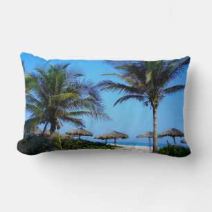 Cojín Lumbar Playa de arena con palmeras y vista al océano