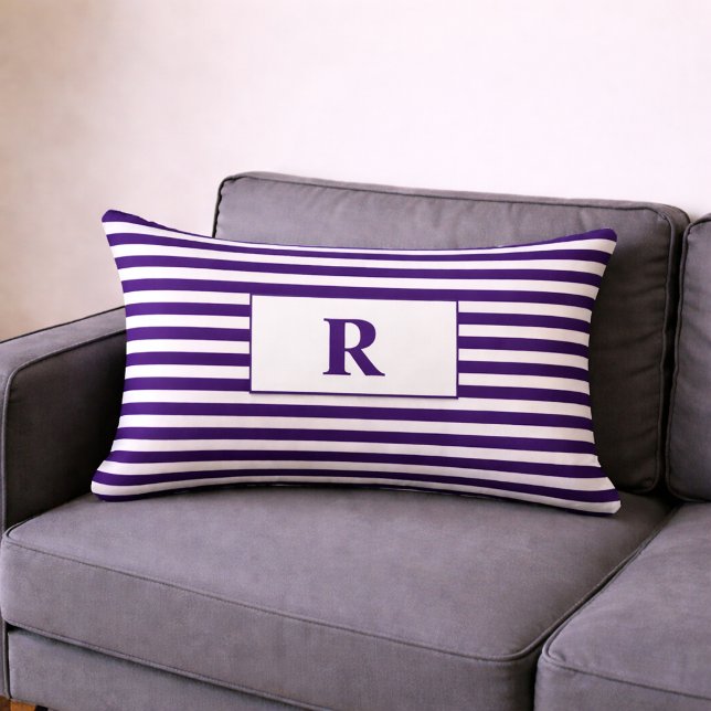 Cojín Lumbar Rayas moradas/blancas monogramadas (Subido por el creador)