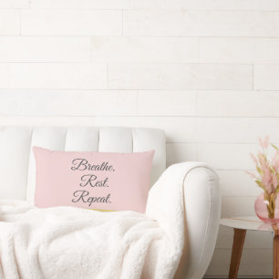 Cojín Lumbar Respira Descansa Repite Elegante Rosa Beige Minima