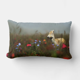 Cojín Lumbar Roe en una pradera