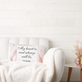 Cojín Lumbar Romántico rosa pálido floral cita de amor de Jane
