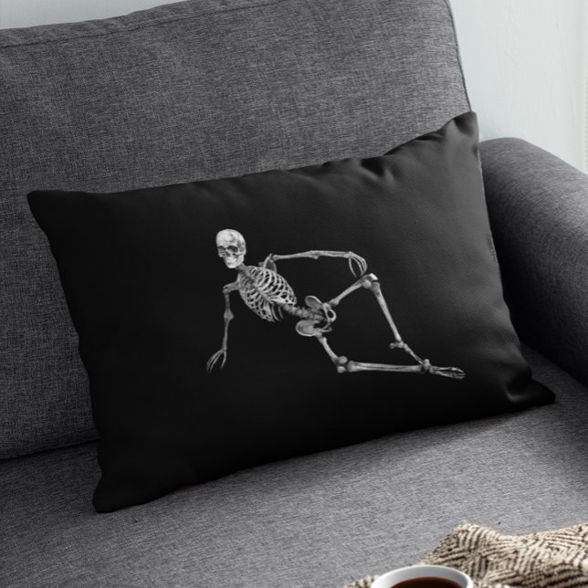 Cojín Lumbar Skeleton Laying Down Black Minimalistic Halloween (Subido por el creador)