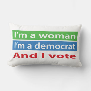 Cojín Lumbar ¡Soy una mujer, soy un Demócrata, y voto!