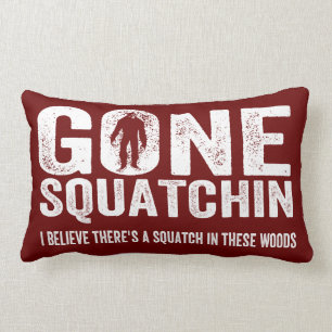 Cojín Lumbar Squatchin ido (apenado) Squatch en estas maderas