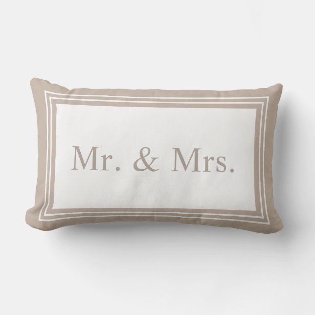 Cojín Lumbar Sr. y Sra. Taupe Boda Keepsake (Anverso)