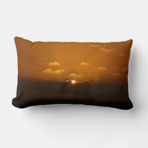 Cojín Lumbar Sun Behind Clouds I Naranja Sunset Photo