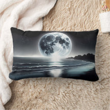 Surrealista Moonrise Over Tranquilo Ocean Shore