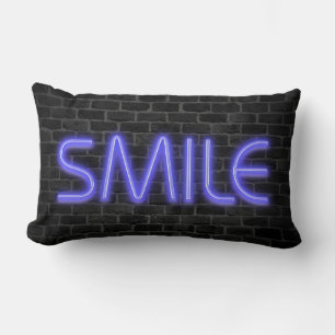 Cojín Lumbar Texto SMILE en luces de neón en ladrillo