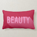 Cojín Lumbar Tipografía Belleza rosa moderna<br><div class="desc">almohada rosa con un diseño abstracto moderno de la palabra "belleza" con un gradiente de sombra. Añada un toque divertido a su habitación o dormitorio con esta almohada moderna. *Tenga en cuenta que la marca de agua Zazzle que aparece en la vista previa del zoom NO aparecerá en el producto...</div>
