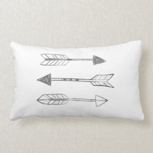 Cojín Lumbar Una trinidad de flechas por VOL25