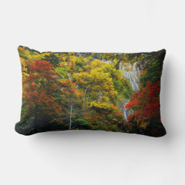 Cojín Lumbar Vista pintoresca del otoño de Hagoromo Falls Hokka