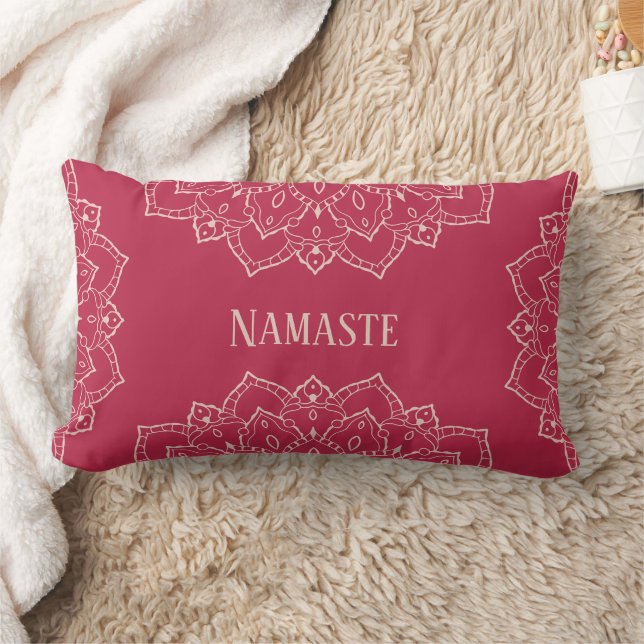 Cojín Lumbar Viva Magenta y Pale Dogwood Mandala Lumbar Pillow (Manta)