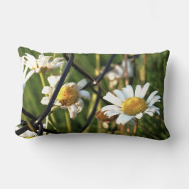 Cojín Lumbar Vrede achter het hek. In bloemen illustratief.