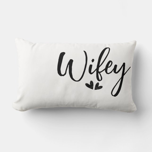 Cojín Lumbar Wifey, minimalist wedding pillow  (Anverso)