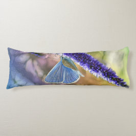 Cojín Mariposa En Flores Moradas