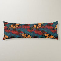 Mariposa monarca sobre las colmenas rojas