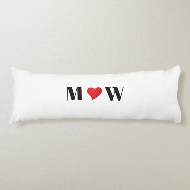 Cojín Monograma de la pareja de personalizados de corazó (Anverso)