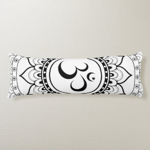 Cojín Om Mandala blanco y negro de doble cara