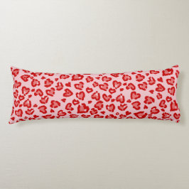 Cojín Patrón de leopardo cardíaco en rojo en Rubor