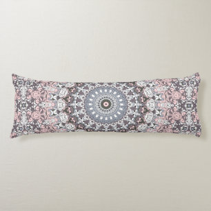 Cojín Patrón de Mandala Rosa Gris y Blanco