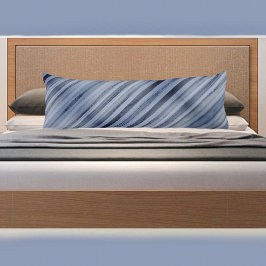 Cojín Pilar del cuerpo a rayas azul pálido y de la marin