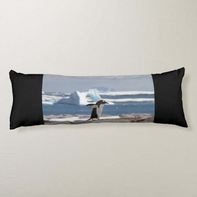 Cojín Pingüino frente a un arco de hielo (Reverso)