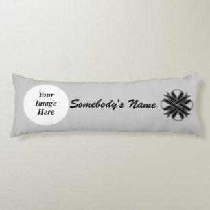 Cojín Plantilla de cinta negra de trazo por Kenneth Yonc