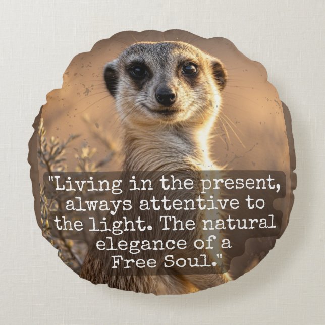 Cojín Redondo Adventurous Meerkat Living (Anverso)