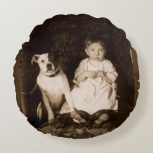 Cojín Redondo alrededor de 1910 pitbull y baby RPPC