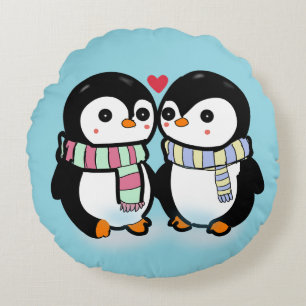 Cojín Redondo Amor de pingüino de invierno personalizado