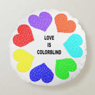 Cojín Redondo Amor interracial Corazón arcoiris Pillow