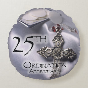 Cojín Redondo Anfitrión de la 25ª Ordenación