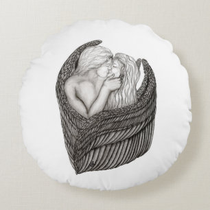 Cojín Redondo Angels Kissing , diseño en blanco y negro