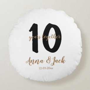 Cojín Redondo aniversario de 10 años personalizado simple nombre