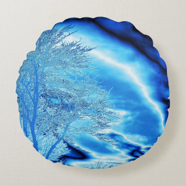 Cojín Redondo Árbol de invierno helado en cielo azul cobalto (Anverso)