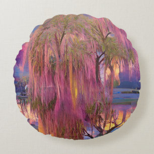 Cojín Redondo Árbol guiado rosado al atardecer junto al estanque