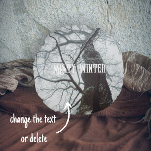 Cojín Redondo Árbol viejo en un bosque polvoriento