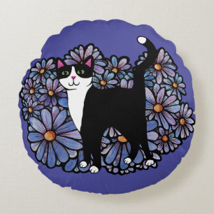 Cojín Redondo Arte de Daisies Púrpura en un gato de Tuxedo