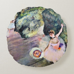 Cojín Redondo Bailarina con un ramo de flores por Edgar Degas