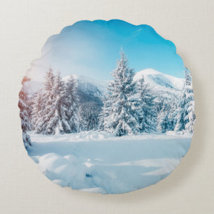Cojín Redondo Beautiful winter nature landscape, amazing mountai