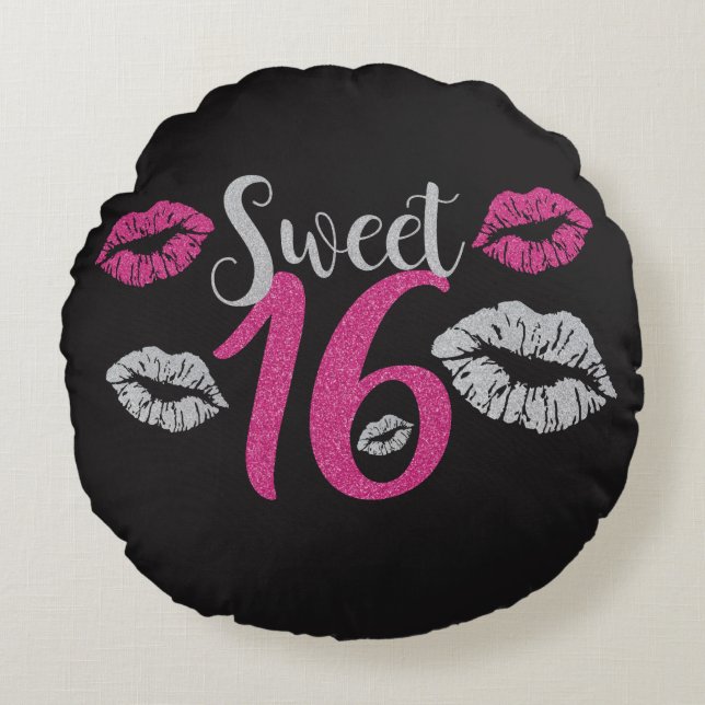 Cojín Redondo Besos de plata rosados purpurinoso del dulce 16 (Anverso)