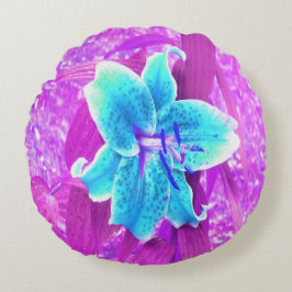 Cojín Redondo Bonito Aqua Blue Stargazer Lily sobre el morado