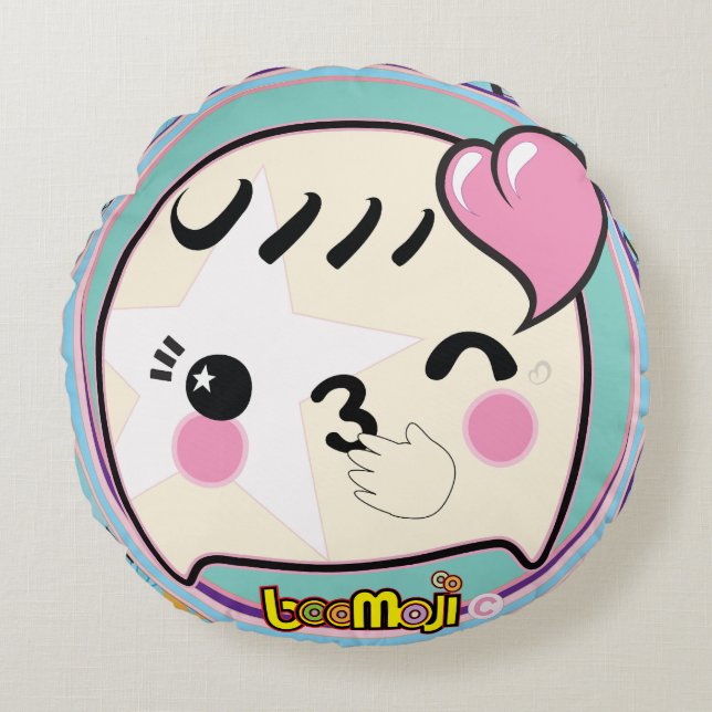 COJÍN REDONDO 💖 BOOMOJI © KISSY BOO PILLOW - EDICIÓN LIMITADA (Anverso)