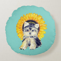 Cachorro yorkie lindo y girasol sobre azul turques