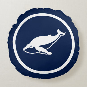 Cojín Redondo Casi náutica de ballenas azules de la marina
