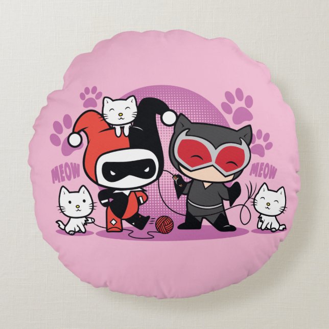 Cojín Redondo Chibi Harley Quinn & Chibi Catwoman Con Gatos (Anverso)