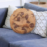 Cojín Redondo Chocolate Chip Cookie Novelty<br><div class="desc">Fun novelty round pillow featuring a Chocolate Chip Cookie .. perfect for chocolate lovers and cookie fans .. pillows from Ricaso</div>