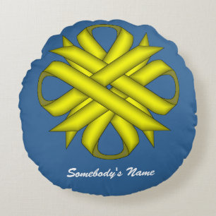 Cojín Redondo Cinta amarilla del amante por Kenneth Yoncich