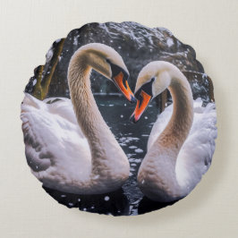 Cojín Redondo Cisnes románticos en un país maravillosamente inve