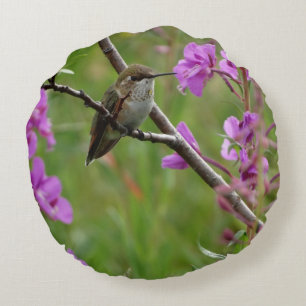 Cojín Redondo Colibrí verde fondo floral rosa púrpura